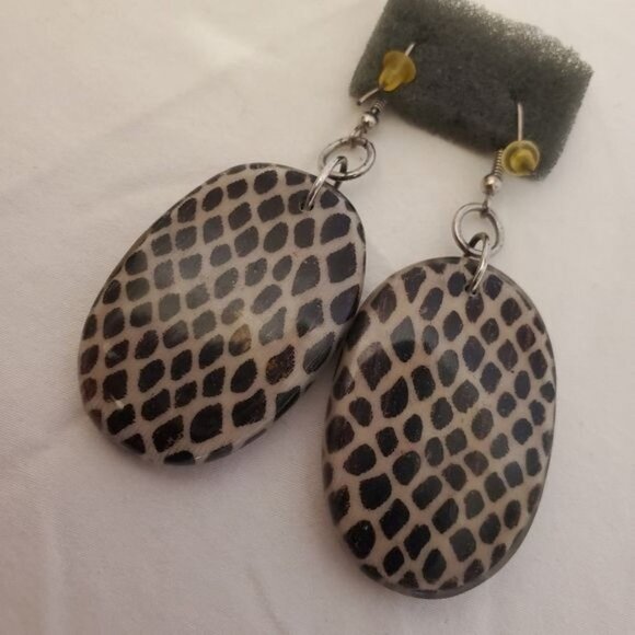 New Brown Cheetah Print Earrings - Picture 8 of 8